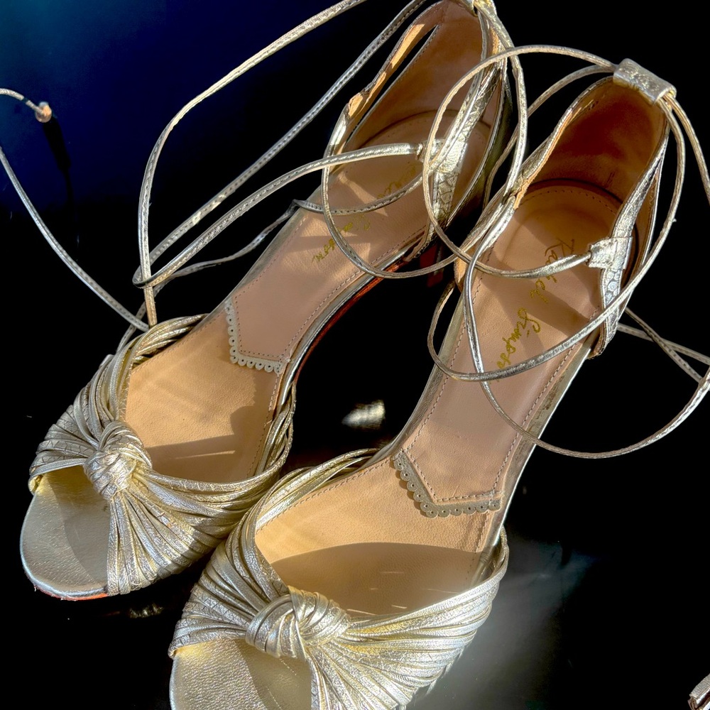 Rachel Simpson gold pumps Size 37